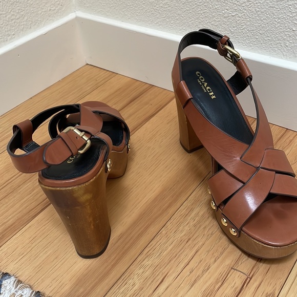 Coach. Leather sandals size 7 - Picture 3 of 4